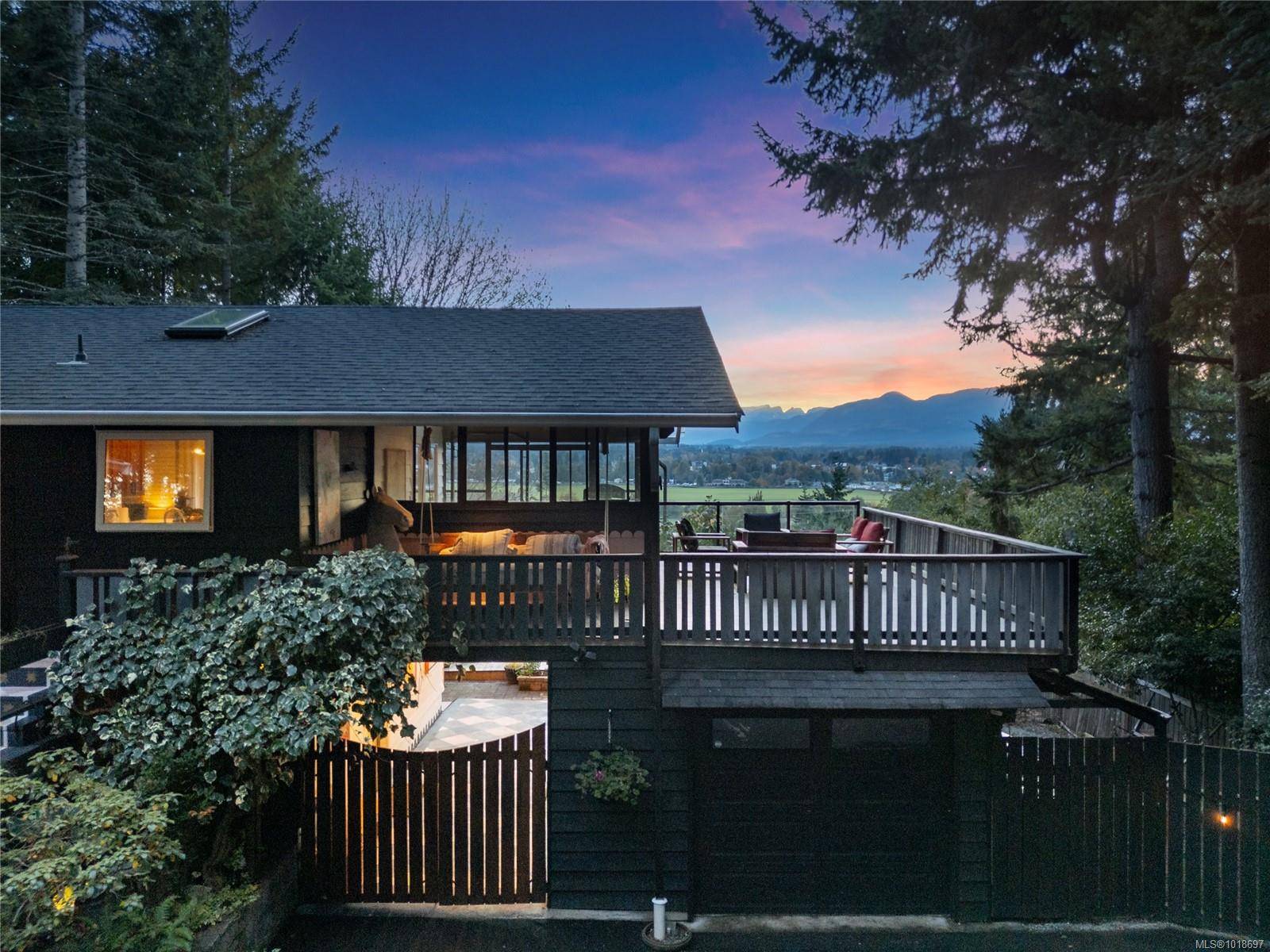 Courtenay, BC V9N 3Y3,1165 Glen Urquhart Dr