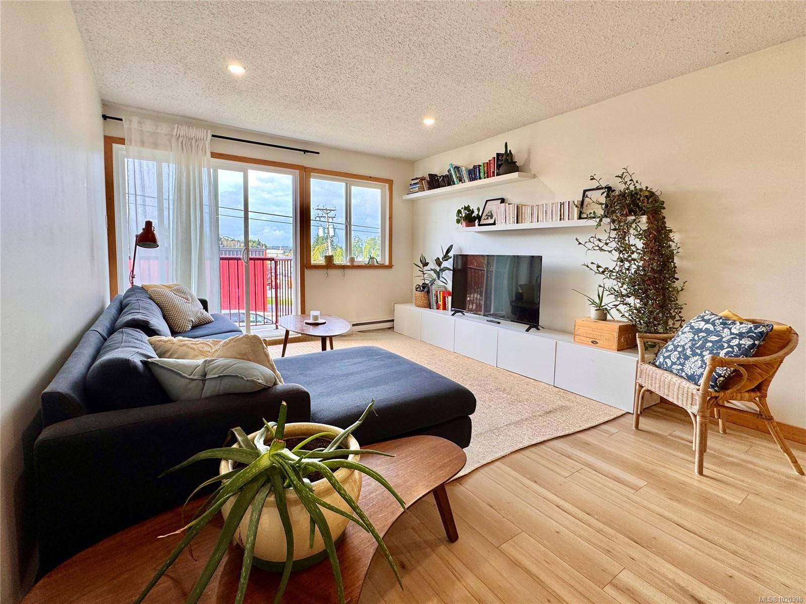 Ucluelet, BC V0R 3A0,250 Hemlock St #203