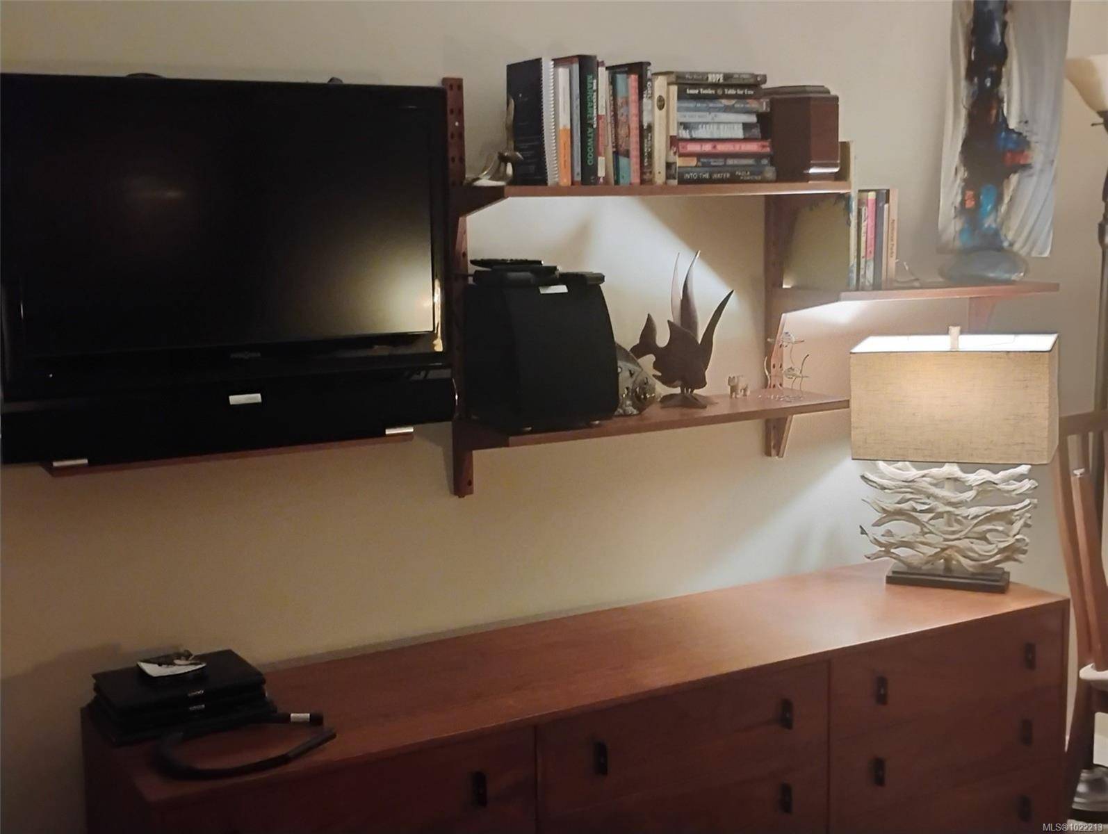 Nanaimo, BC V9R 2R5,320 Selby St #201