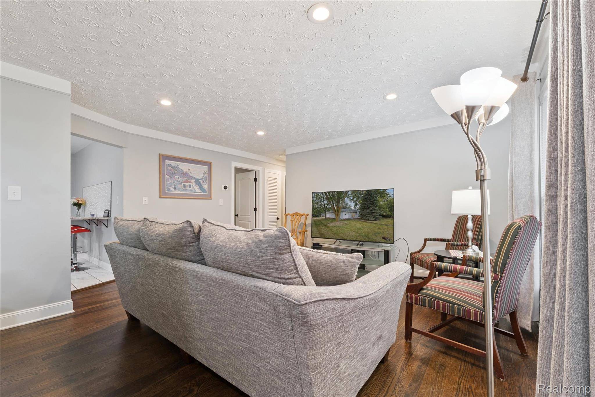 Rochester Hills, MI 48306,207 W Tienken RD