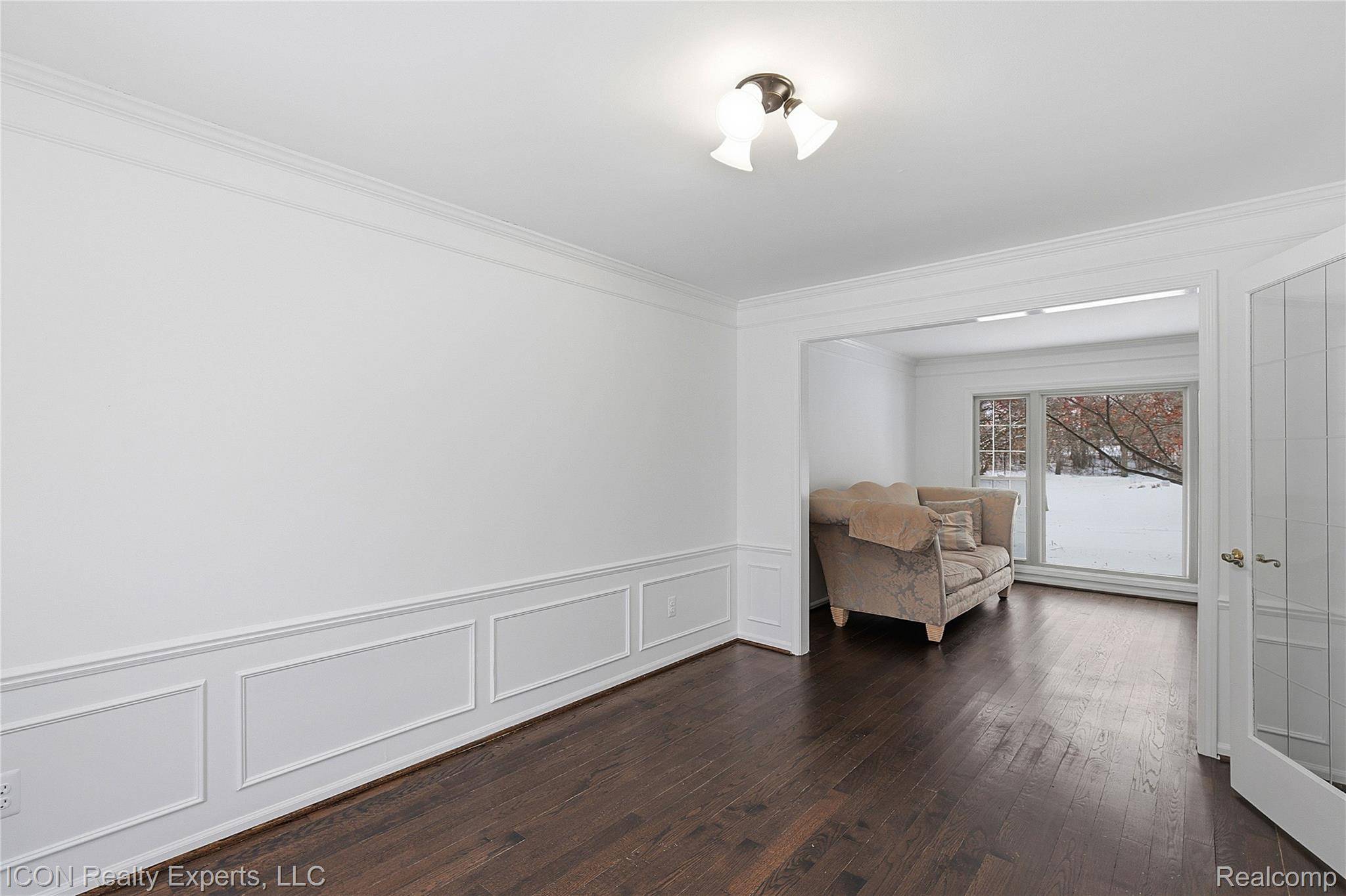 West Bloomfield, MI 48324,1869 Midchester Dr DR