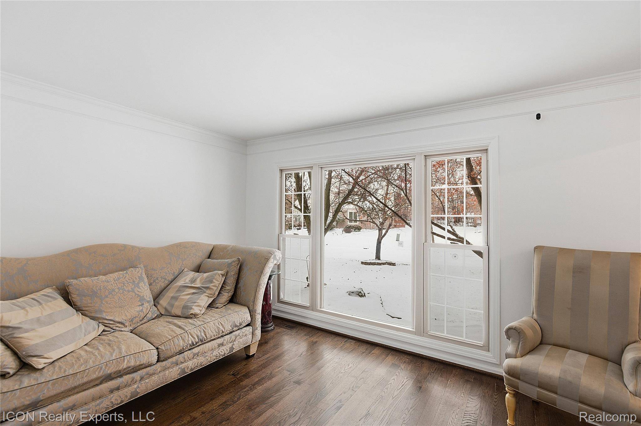 West Bloomfield, MI 48324,1869 Midchester Dr DR