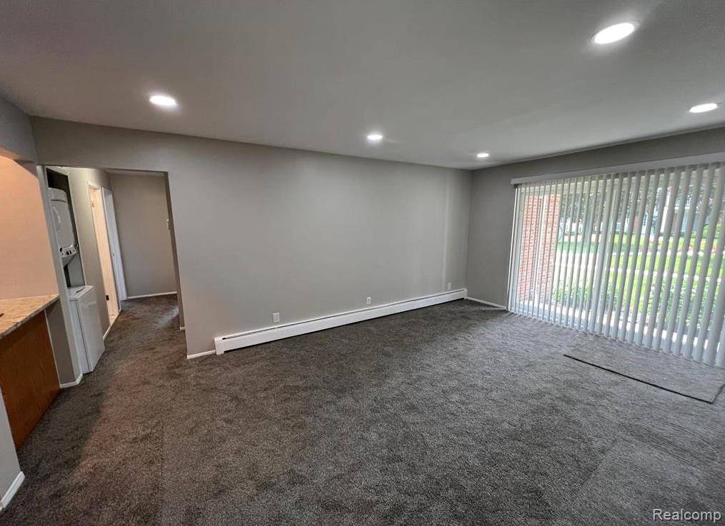 Royal Oak, MI 48073,2445 TORQUAY AVE #112