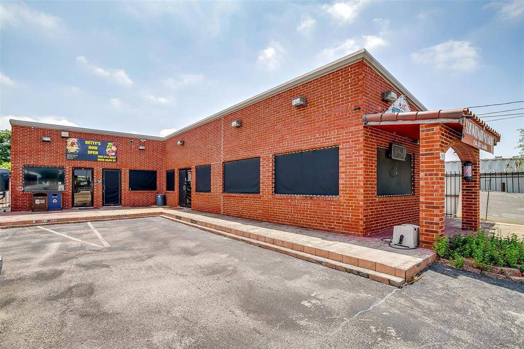 Dallas, TX 75220,9738 Brockbank Drive