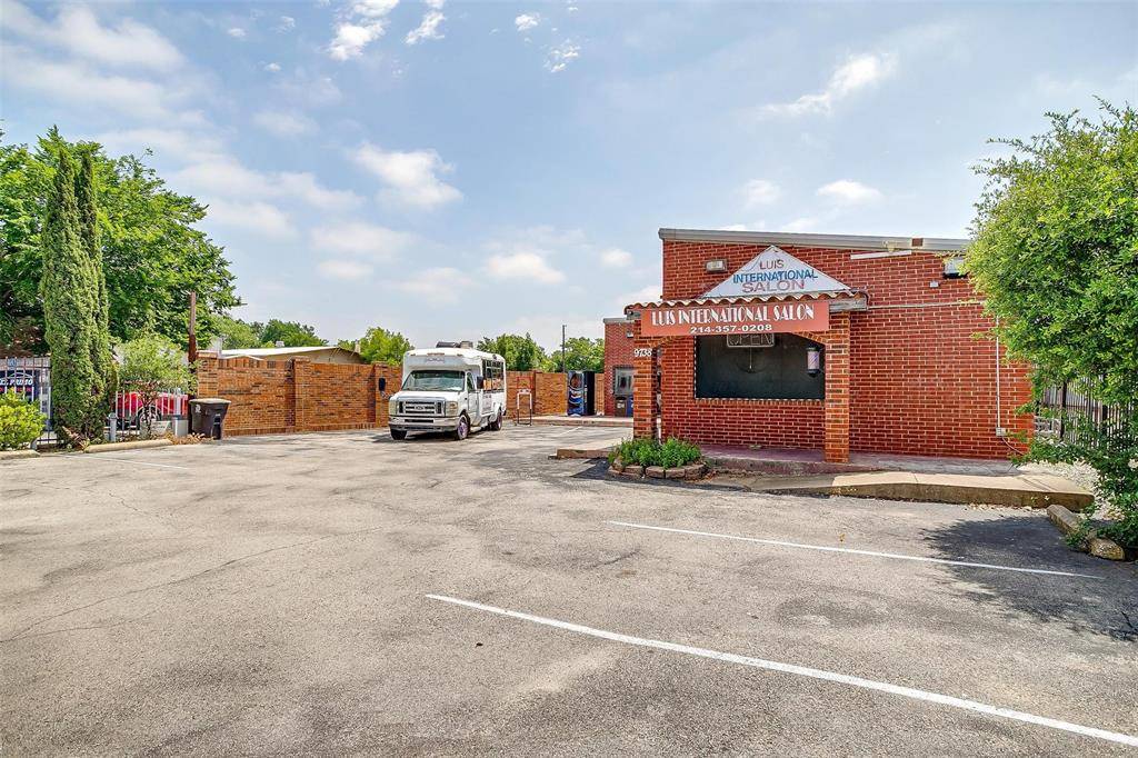 Dallas, TX 75220,9738 Brockbank Drive