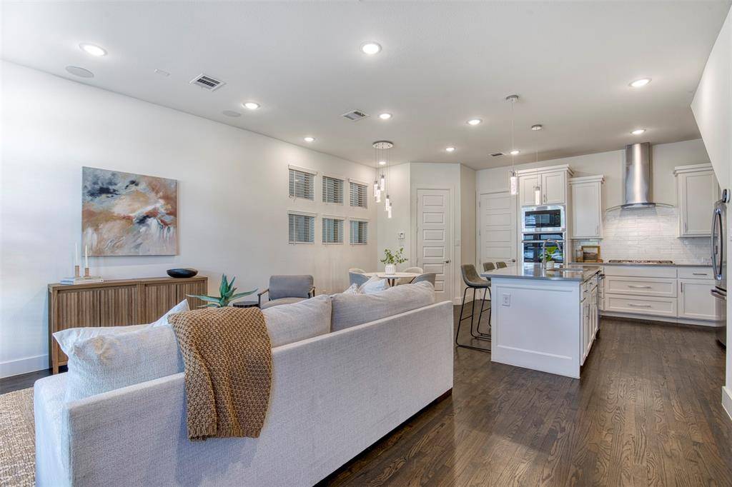 Dallas, TX 75231,8270 Nunley Lane