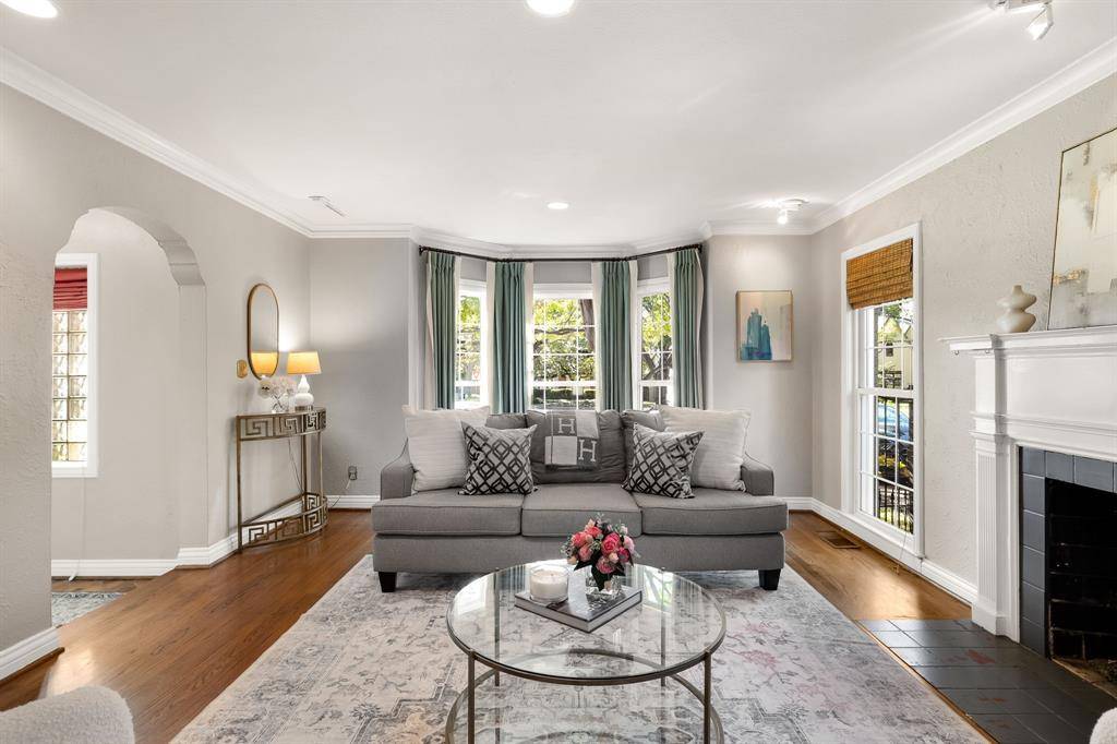 Dallas, TX 75214,6129 McCommas Boulevard