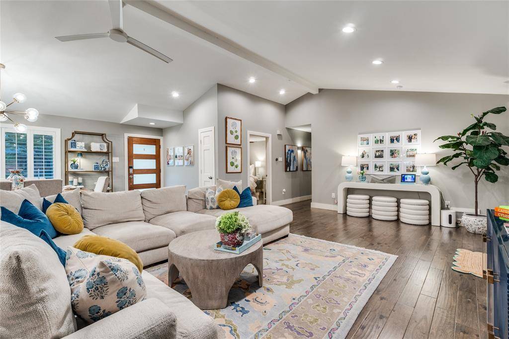 Dallas, TX 75218,10946 Scotsmeadow Drive