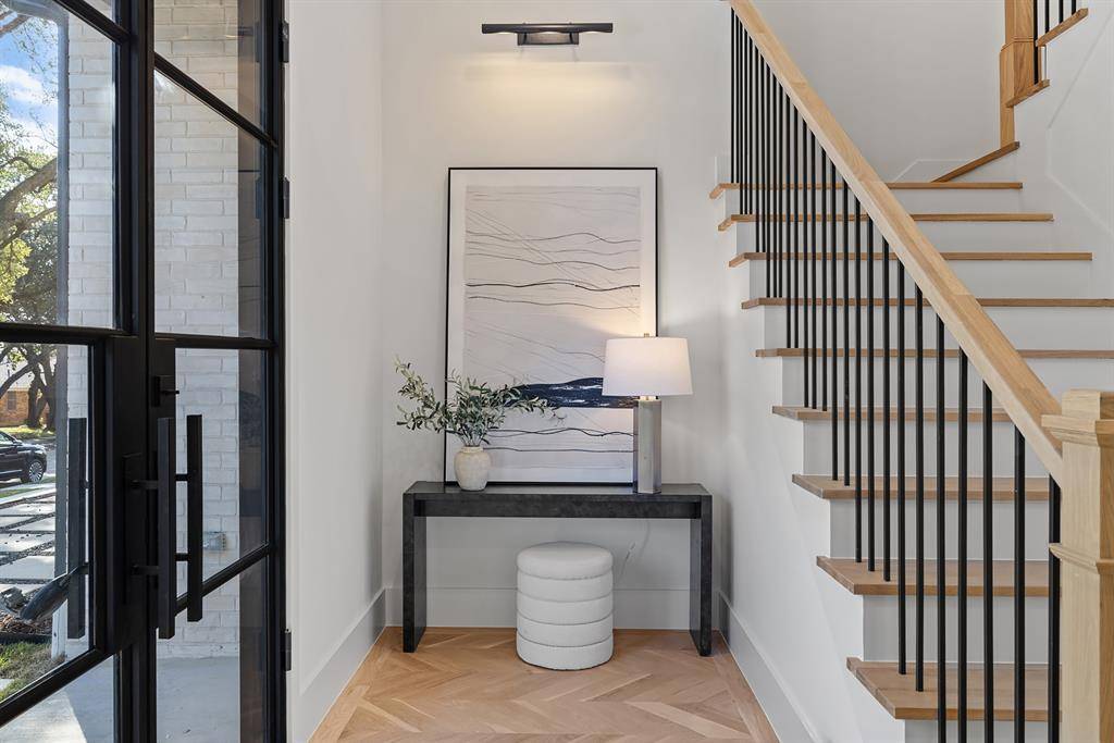 Dallas, TX 75238,9917 Parkford Drive