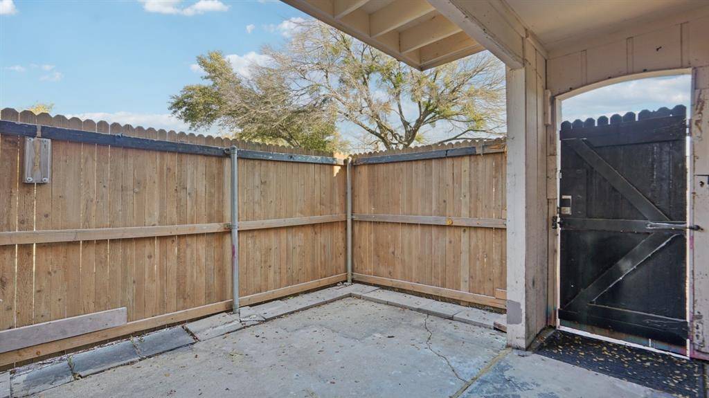 Fort Worth, TX 76112,5634 Boca Raton Boulevard #108