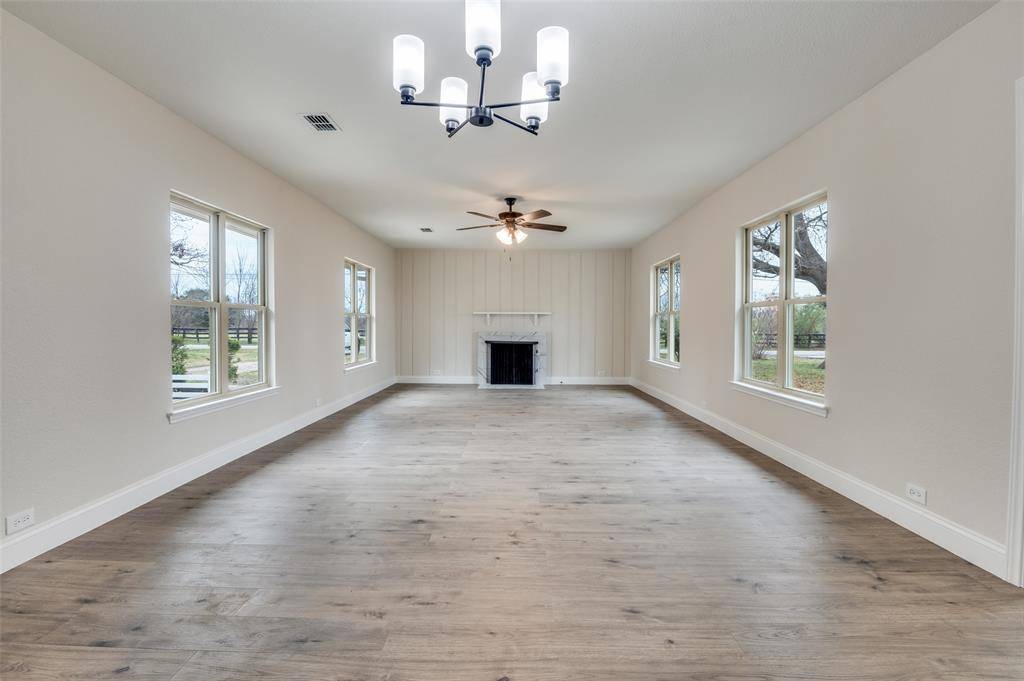 Waxahachie, TX 75165,1208 W Jefferson Street