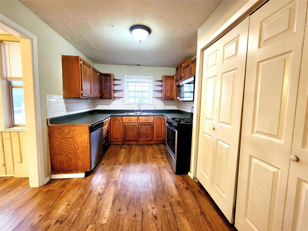 Sherman, TX 75090,739 S Andrews Avenue