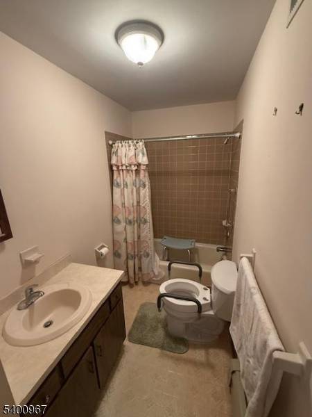 Manville Boro, NJ 08835,153 S 7Th Ave