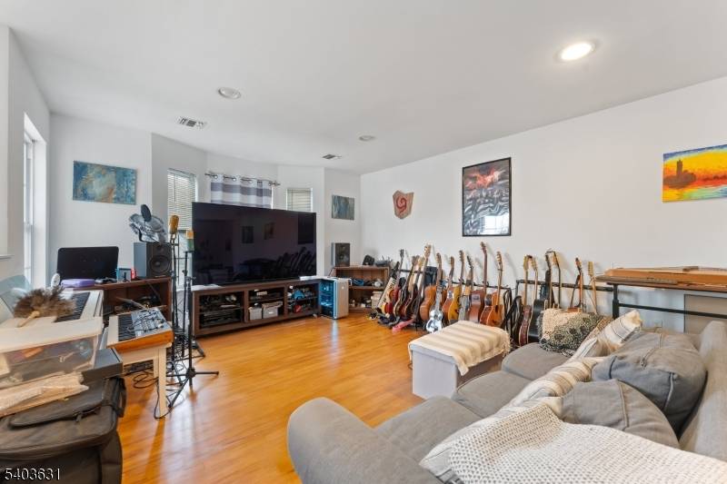 Piscataway Twp., NJ 08854,168 Forest Dr