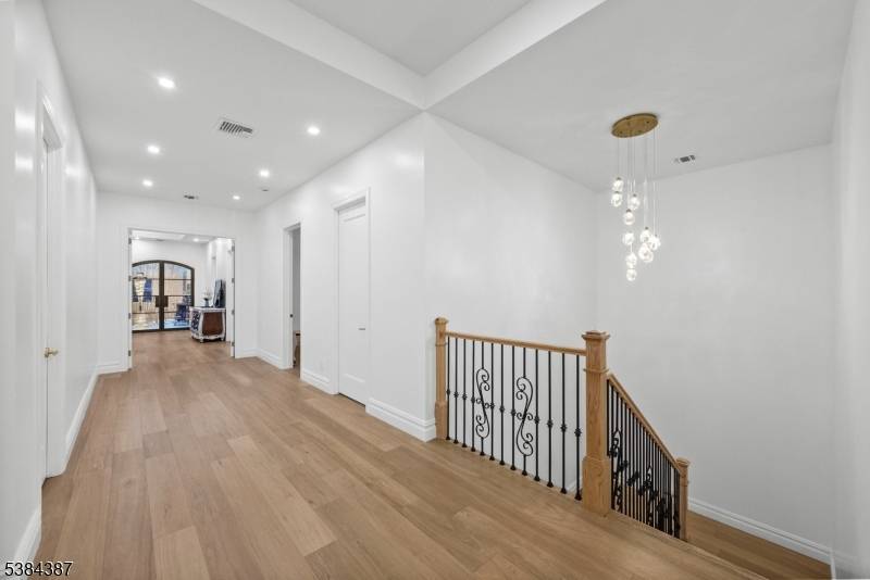 Closter Boro, NJ 07624,472 High St