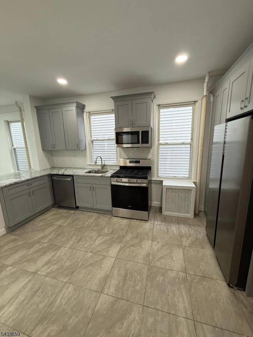 Elizabeth City, NJ 07201,740 Van Buren Ave