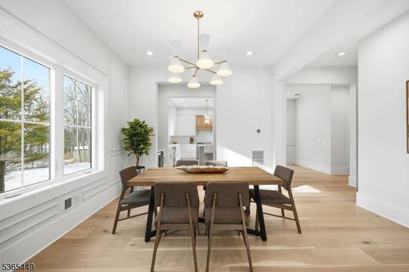 Livingston Twp., NJ 07039,8 Montgomery Rd