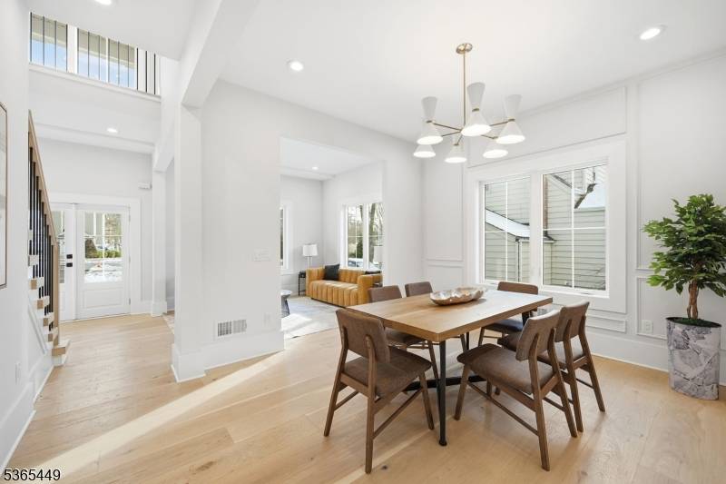 Livingston Twp., NJ 07039,8 Montgomery Rd