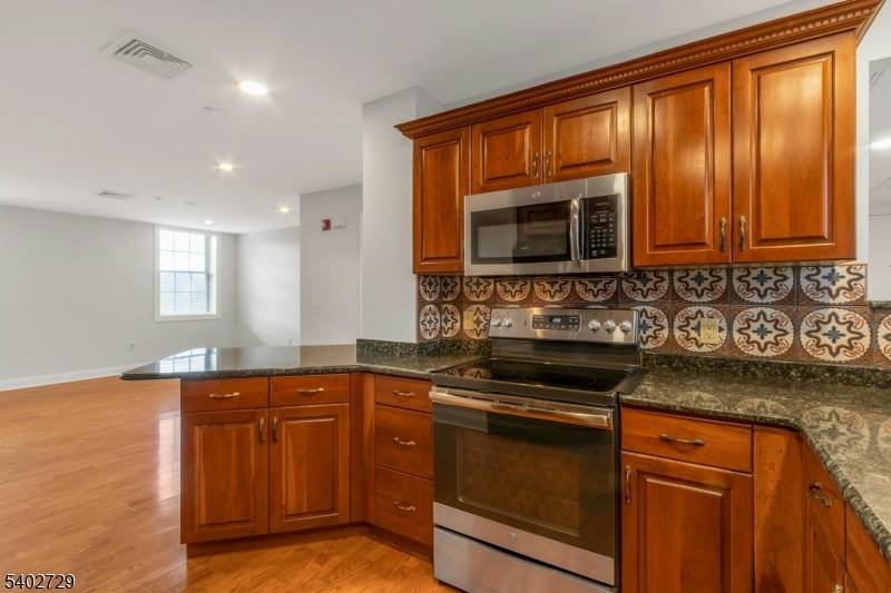 Mahwah Twp., NJ 07430,5401 Rio Vista Dr