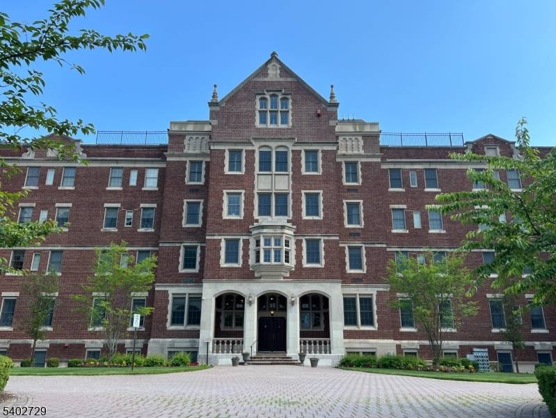 Mahwah Twp., NJ 07430,5401 Rio Vista Dr