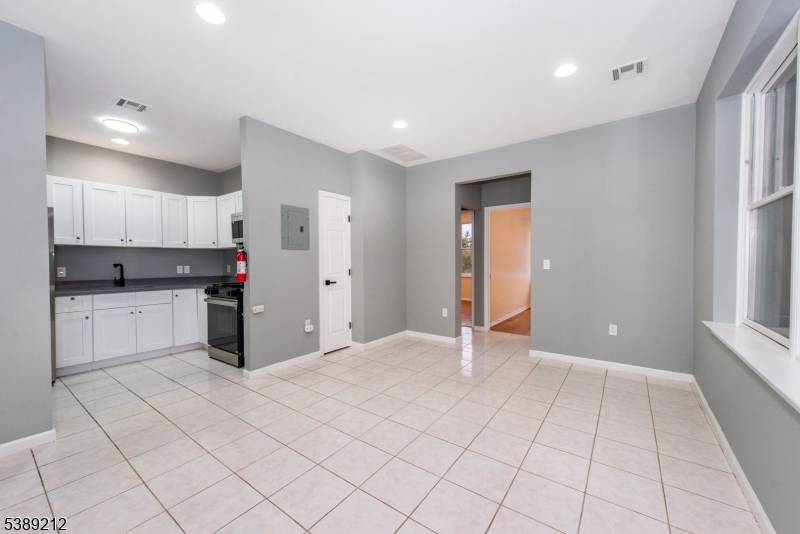 Maplewood Twp., NJ 07040,1878 Springfield Ave #2B