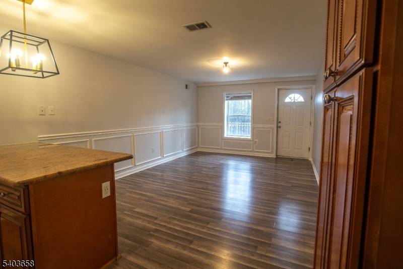 Newark City, NJ 07105,171 Clifford St, Unit 1 #1