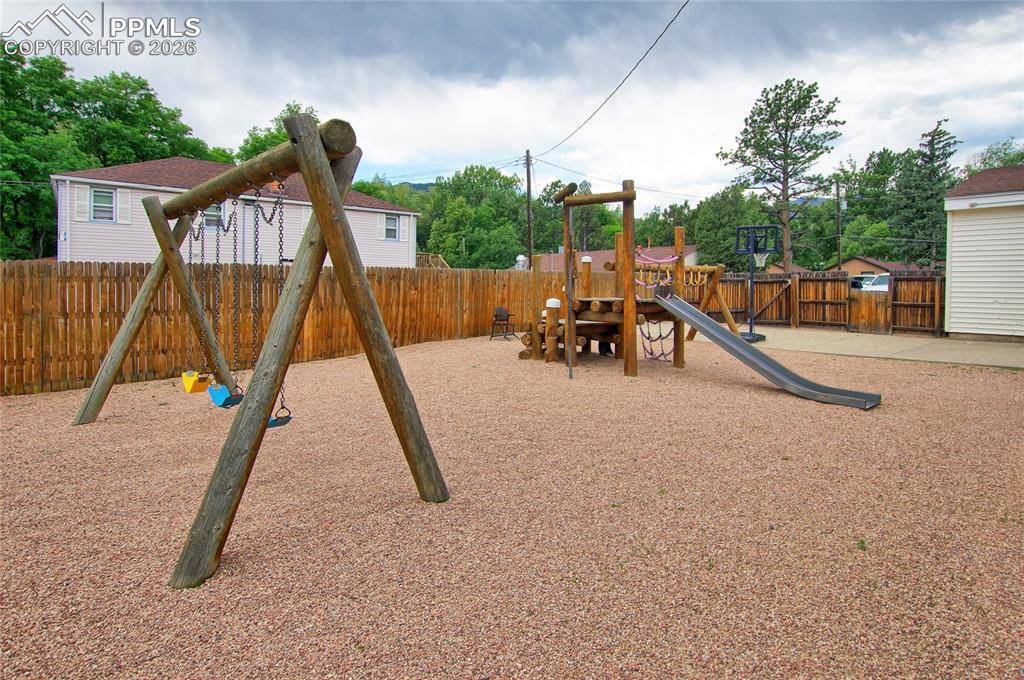 Colorado Springs, CO 80906,1015 W Cheyenne RD