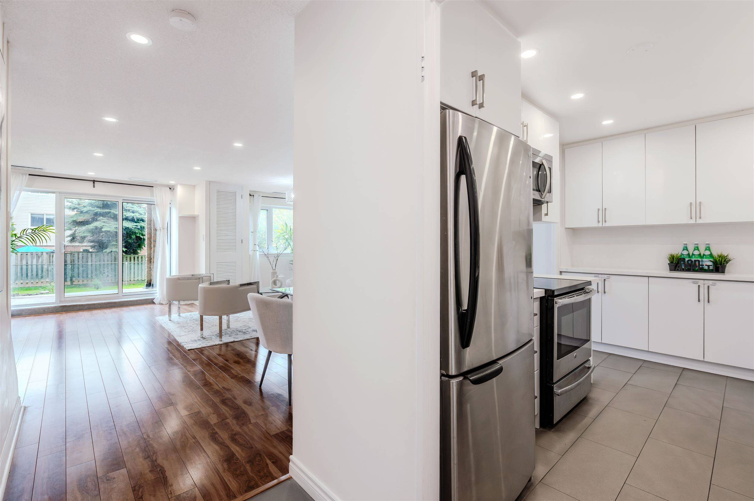 Toronto C15, ON M2H 3J9,4005 Don Mills RD #133