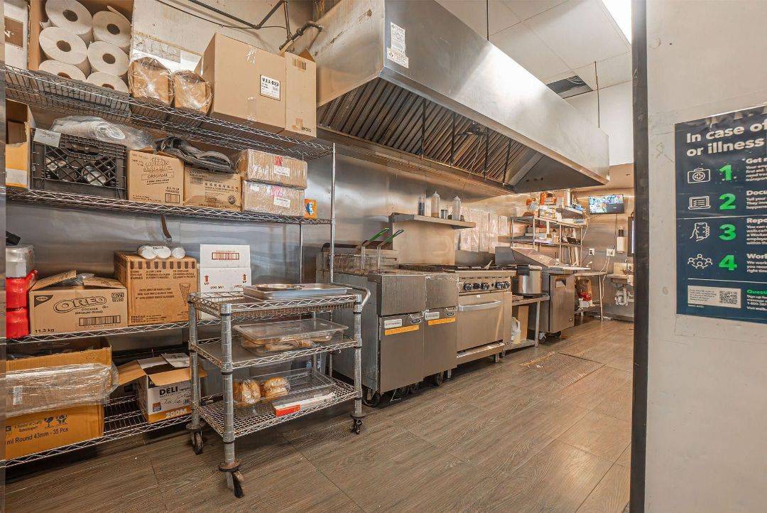 Toronto E07, ON M1V 5P6,5651 Steeles AVE E #6