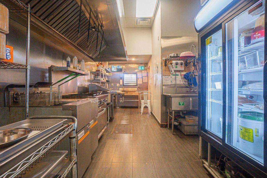 Toronto E07, ON M1V 5P6,5651 Steeles AVE E #6