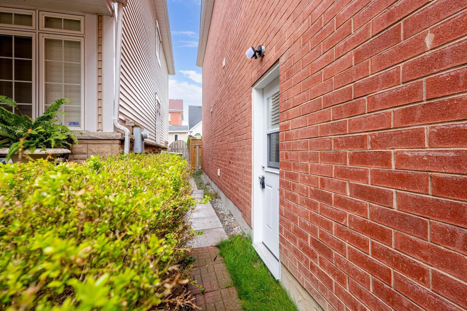 Toronto E10, ON M1C 5C1,98 Waterbridge WAY