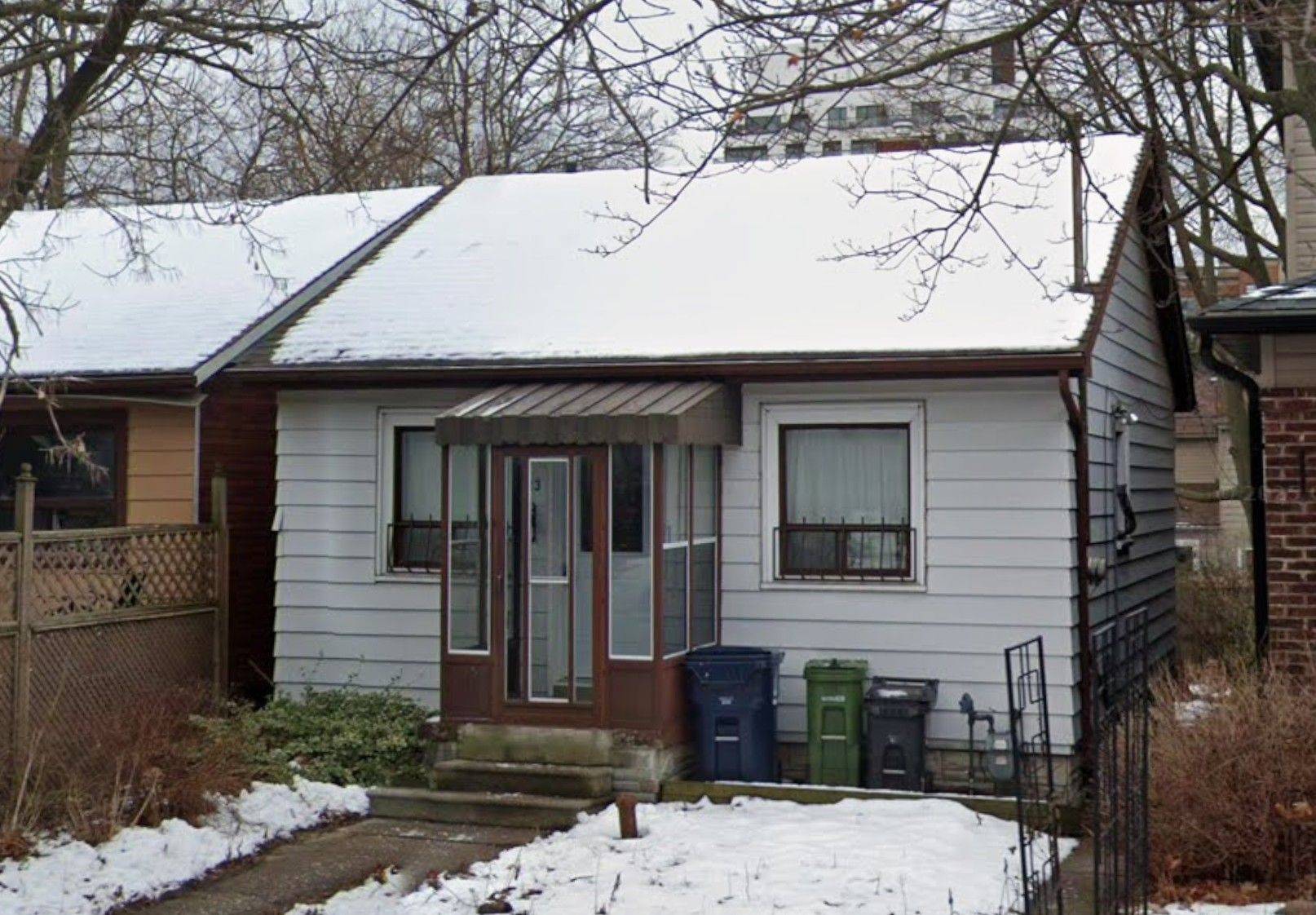 Toronto E06, ON M1N 1V7,23 Beachdale AVE