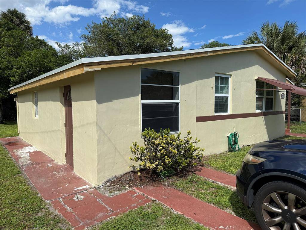 Lauderhill, FL 33311,3371 NW 8th Ct
