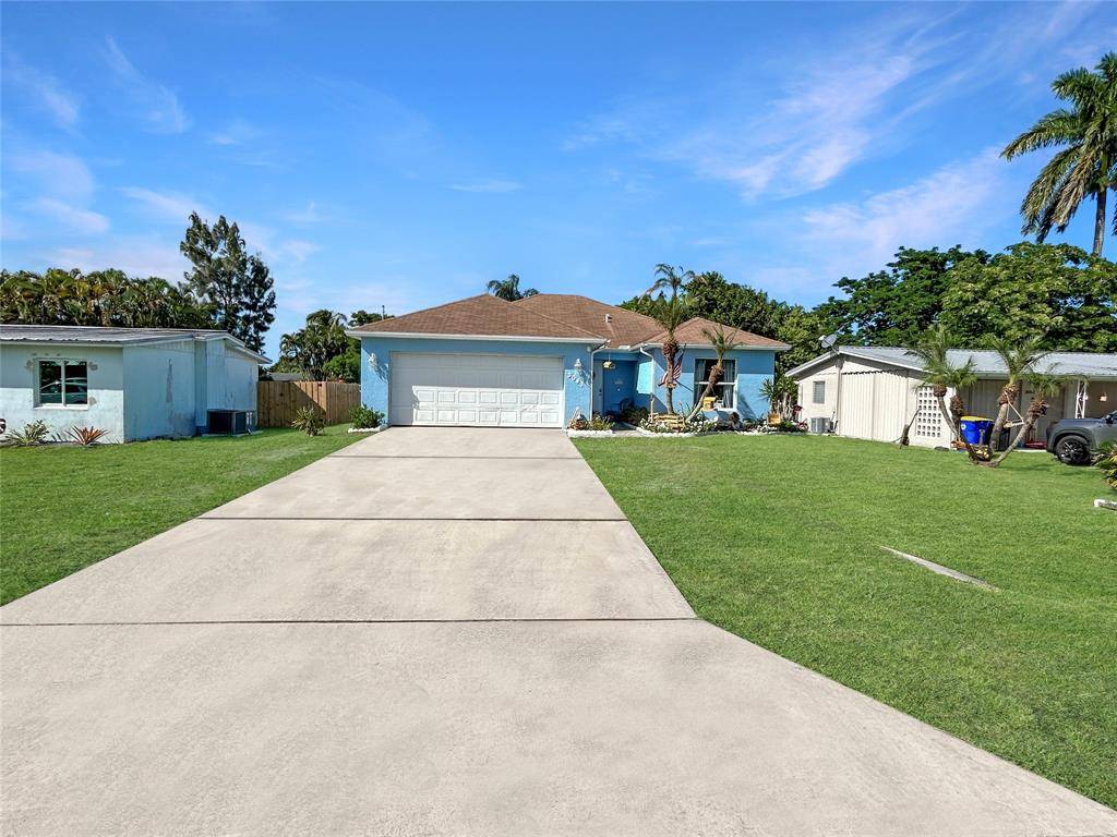 Stuart, FL 34997,3043 SE Banyan St