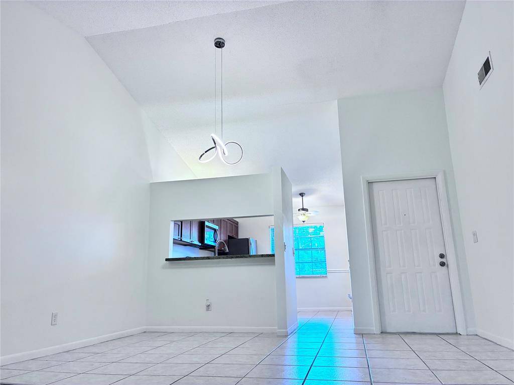 Jupiter, FL 33458,176 Bent Arrow Dr