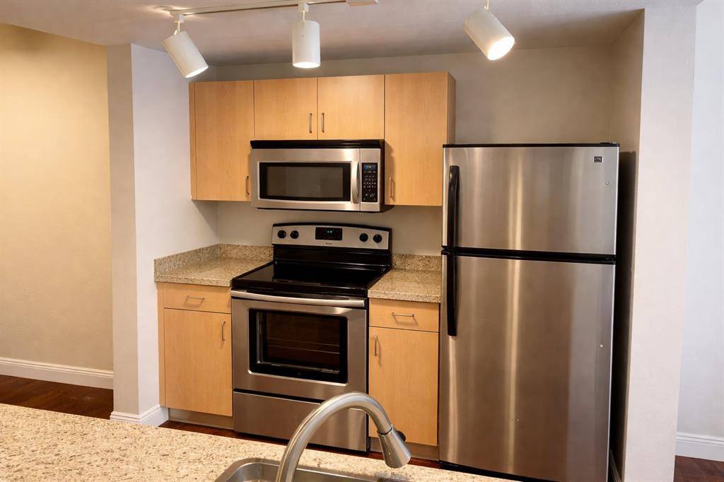 Fort Lauderdale, FL 33301,533 NE 3rd Ave #340