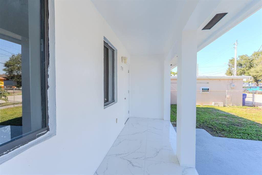 Hollywood, FL 33023,5738 Fletcher St