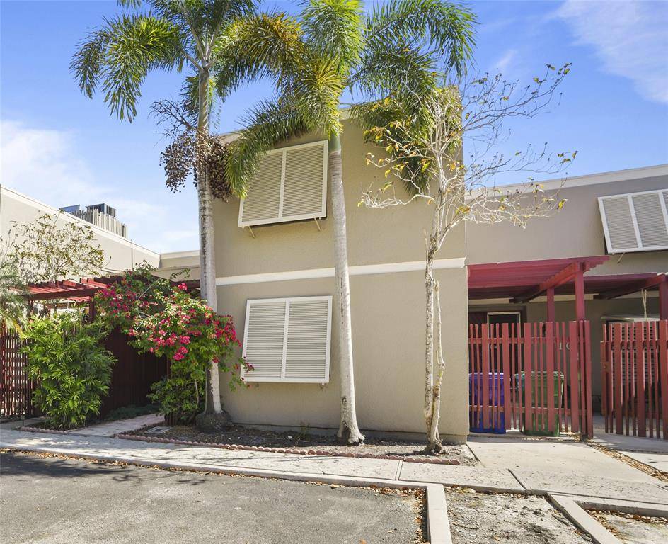 Pembroke Pines, FL 33026,1111 Windward Dr