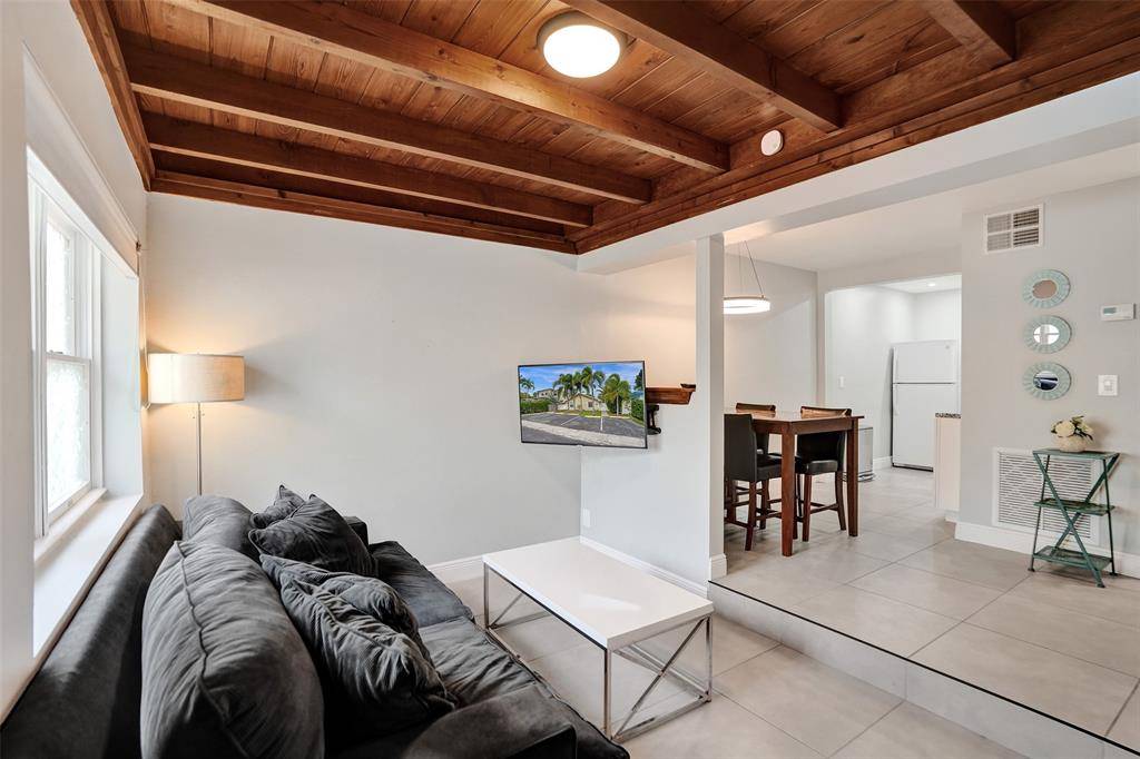 Fort Lauderdale, FL 33316,901 SE 14TH COURT #3