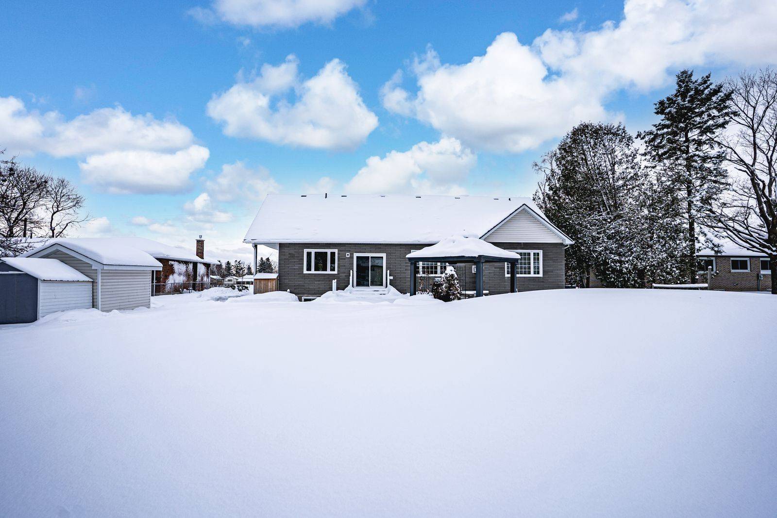 Innisfil, ON L9S 1C4,222 Glenn AVE