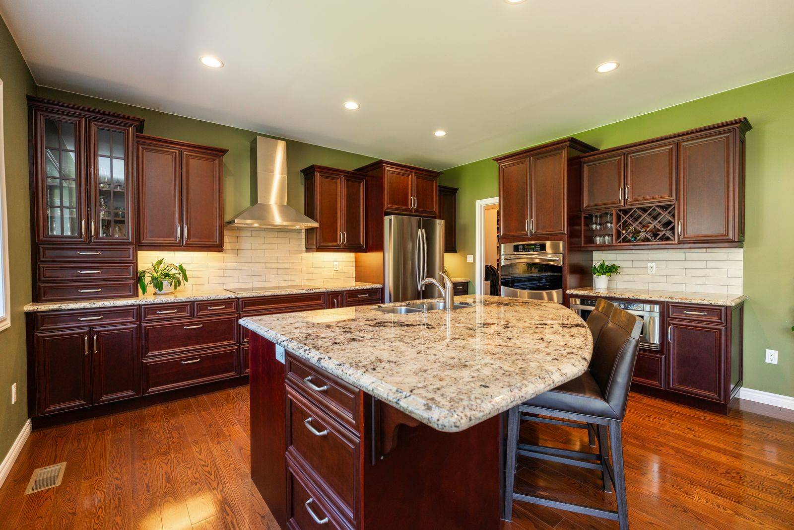 Innisfil, ON L9S 1C4,222 Glenn AVE