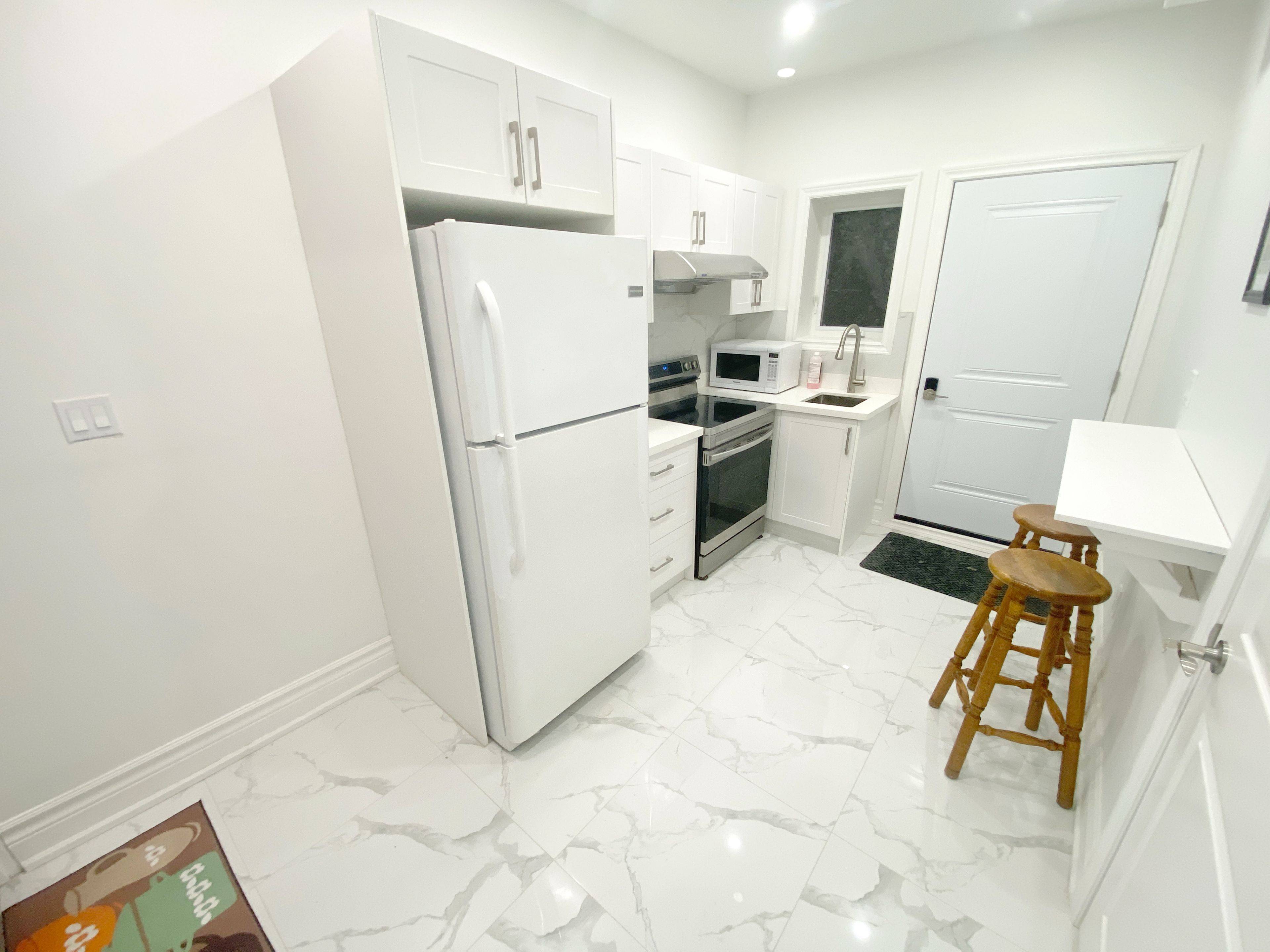 Toronto W02, ON M6H 1W7,81 Hallam ST #Room L101