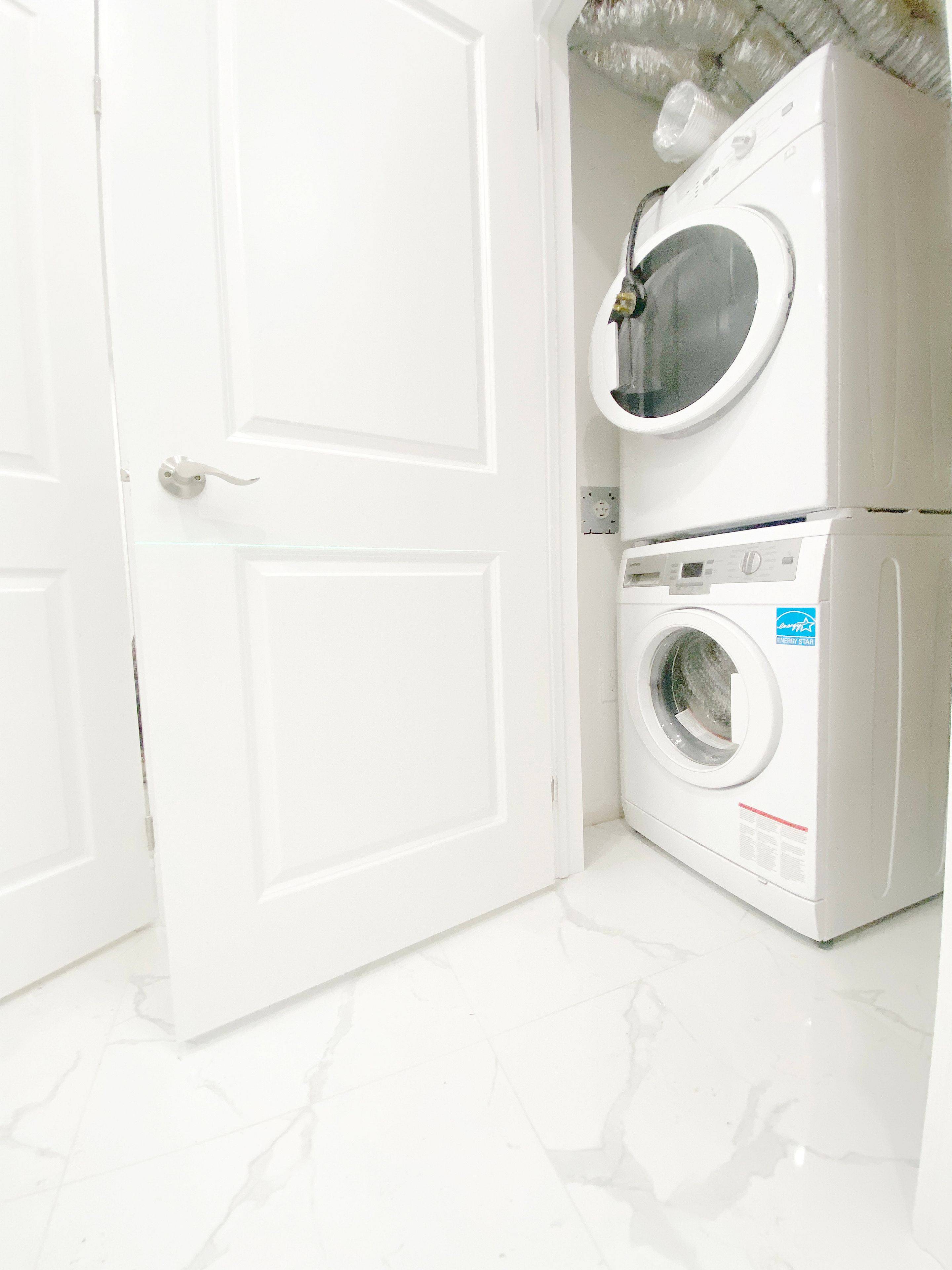 Toronto W02, ON M6H 1W7,81 Hallam ST #Room L101