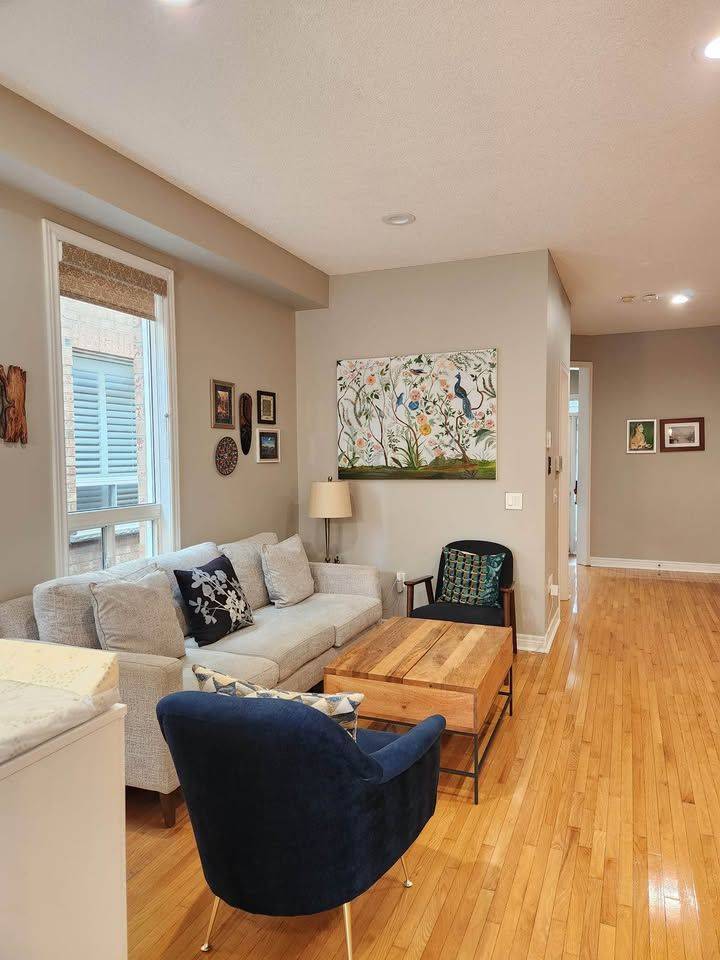 Mississauga, ON L5V 2R3,971 Ledbury CRES