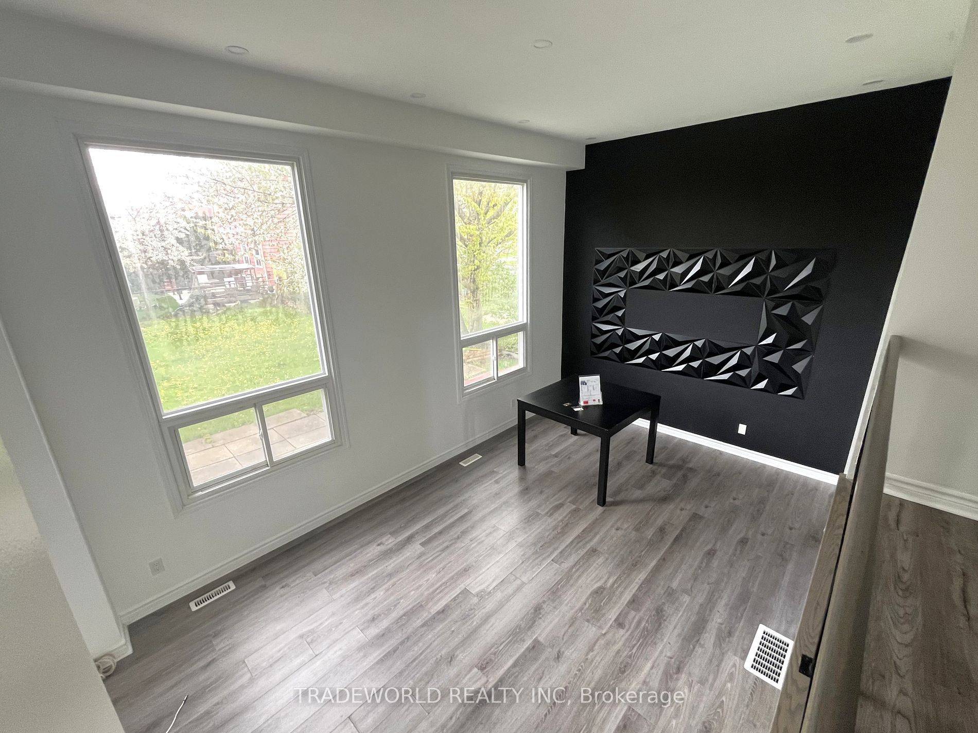 Mississauga, ON L4T 3R3,7465 Bybrook DR