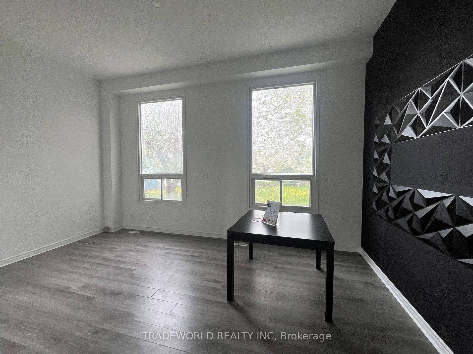 Mississauga, ON L4T 3R3,7465 Bybrook DR