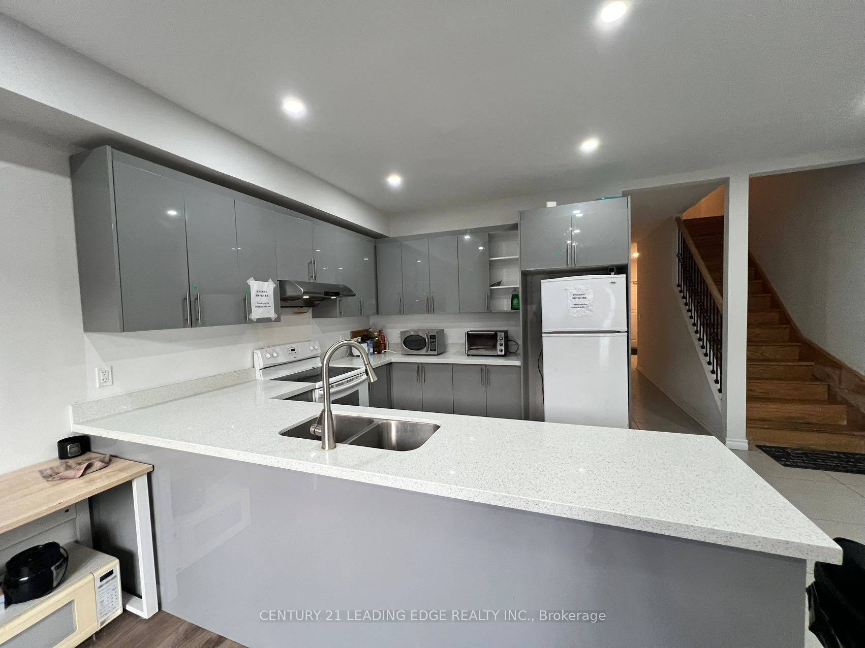 Toronto W05, ON M3J 0C9,82 Leitch AVE