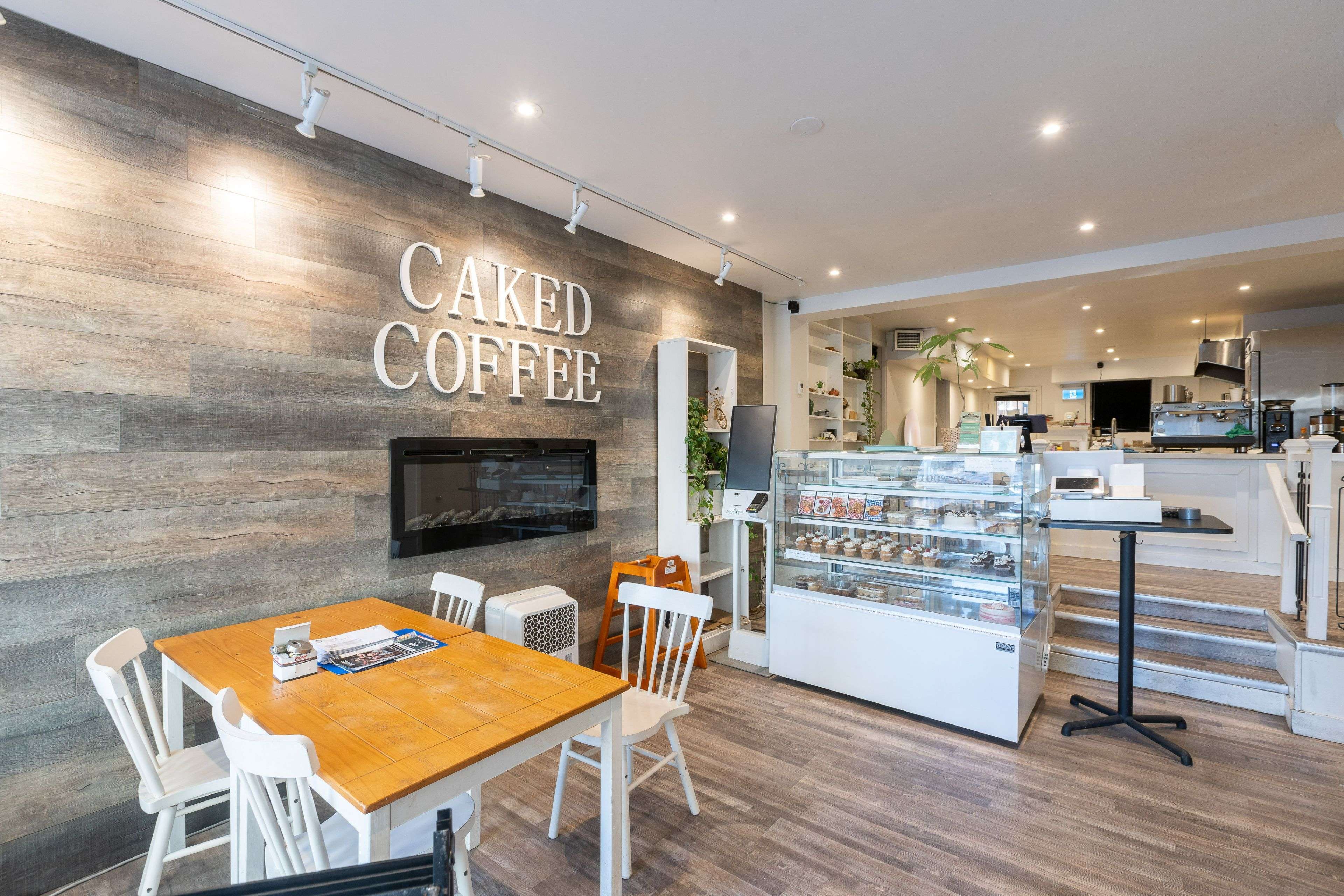 Toronto W01, ON M6P 1A6,1651 Bloor ST W