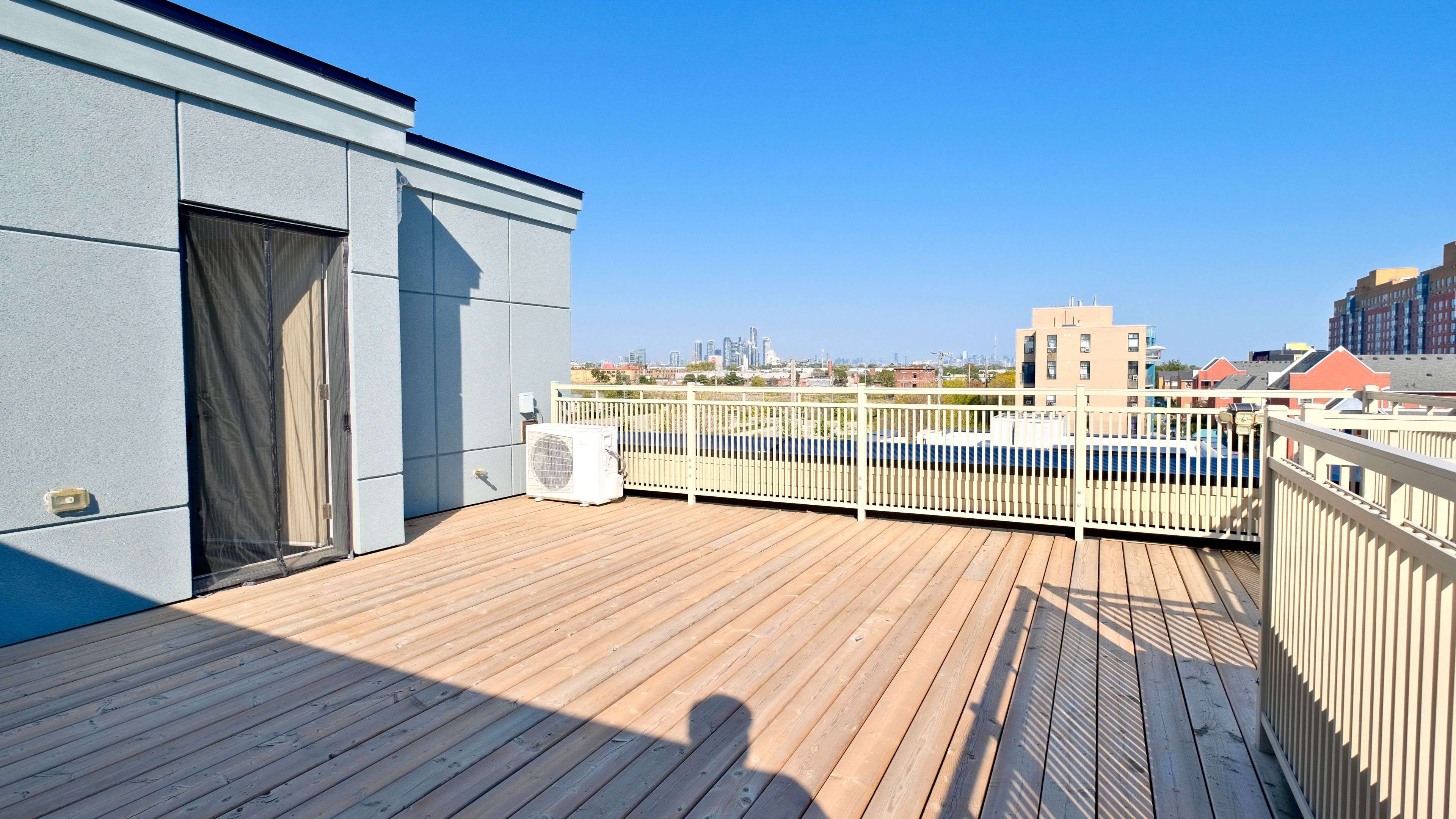 Toronto W06, ON M8V 2C7,225 Birmingham ST #159