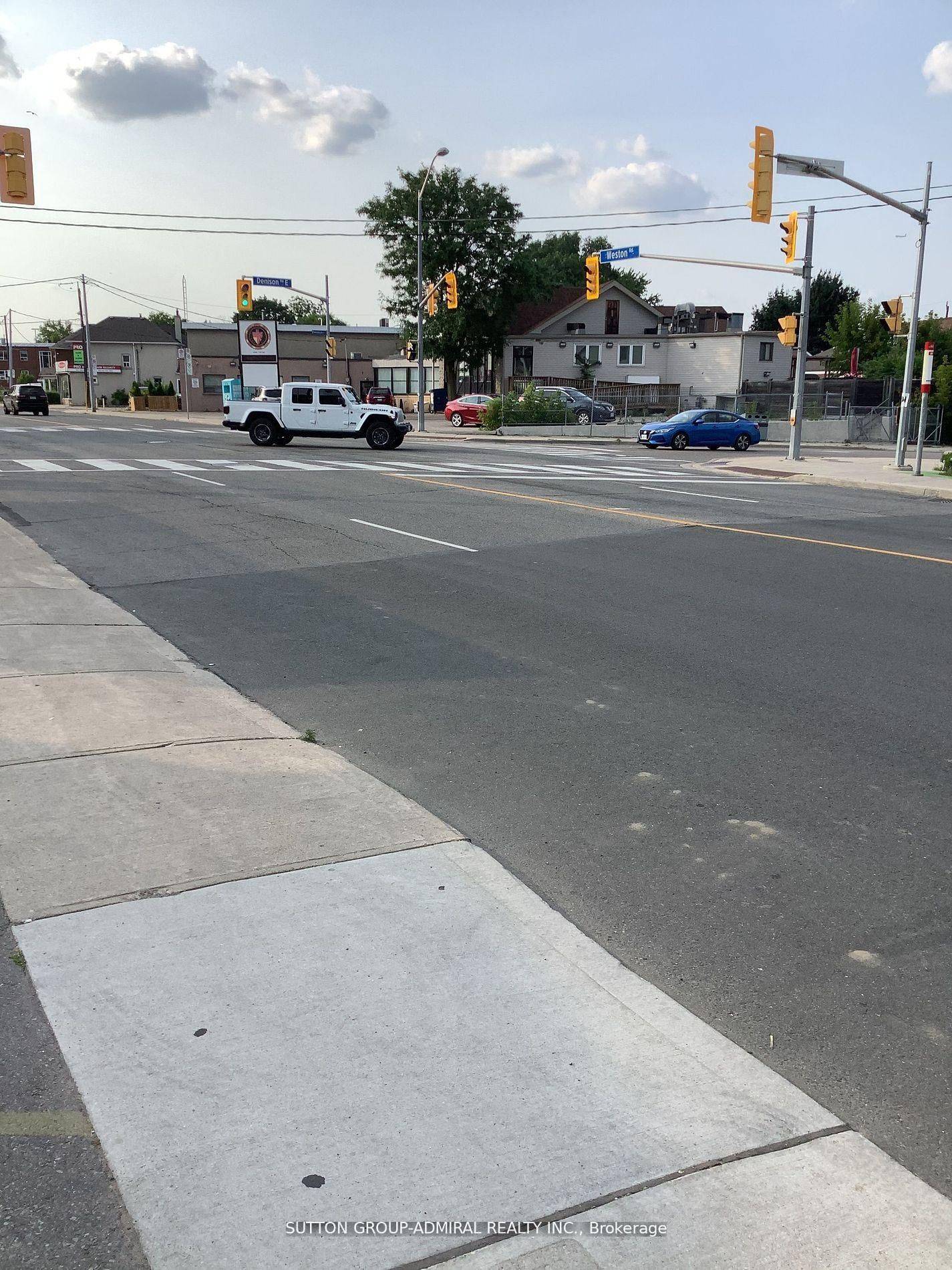 Toronto W04, ON M9N 1T9,1634 Weston RD W